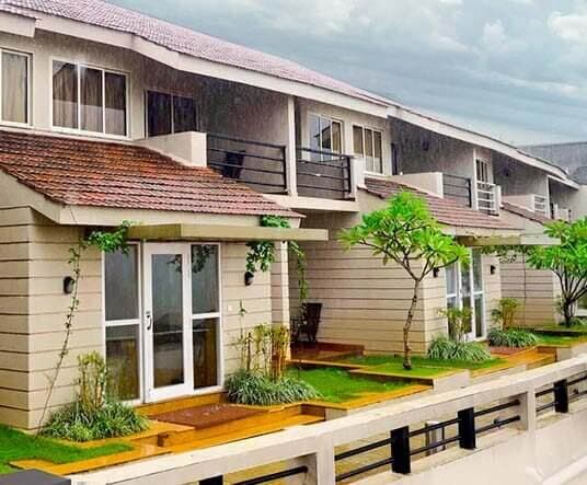 Macaw Villa with private mini pool — luxury accommodation Igatpuri