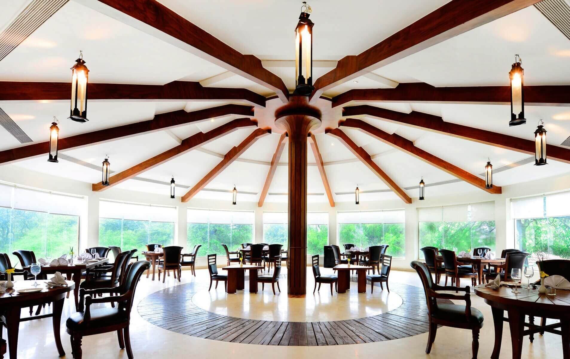 Round table seating
