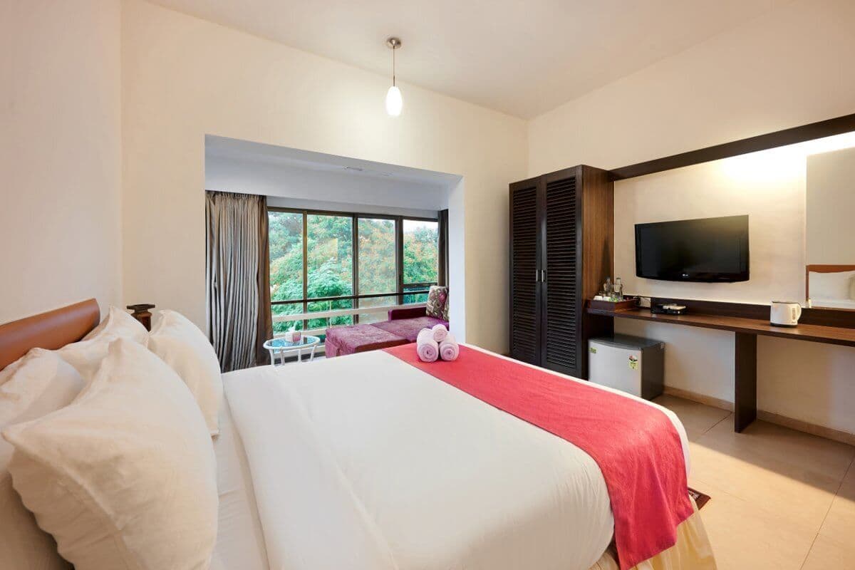 Koi Vista Room bathroom, Manas View, Manas Resort Igatpuri